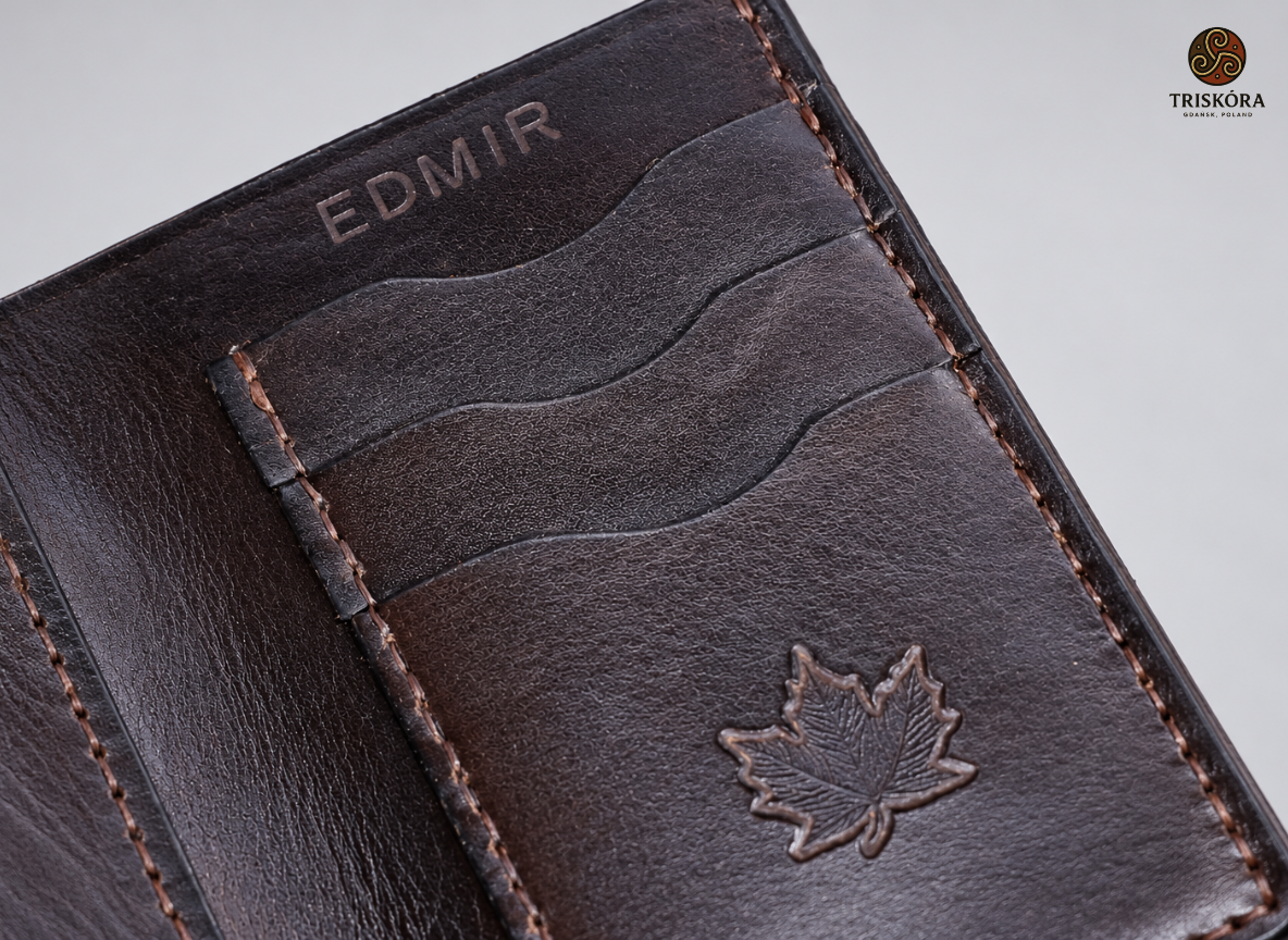 Custom Edmir Trifold Wallet with Carved Image Triskóra